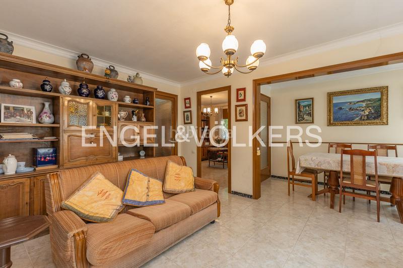 Foto 75993d6f-a037-4fd6-a366-be87c0c80bbc. Casa amb calefacció aparcament a Ca n'Aurell Terrassa