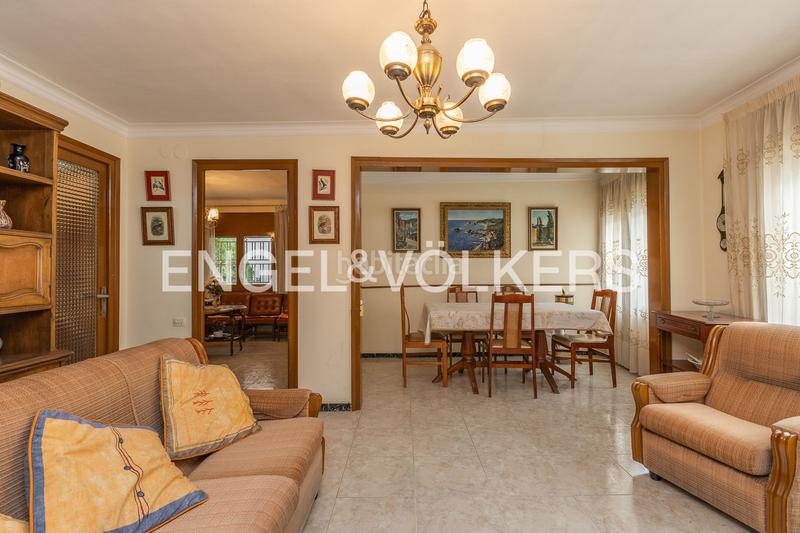 Foto 89631a21-6a06-477f-9453-54485ec2a7c7. Casa amb calefacció aparcament a Ca n'Aurell Terrassa