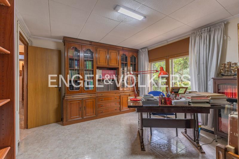 Foto 975bcf55-cb7f-4f56-b26c-2ed3071a8340. Casa amb calefacció aparcament a Ca n'Aurell Terrassa