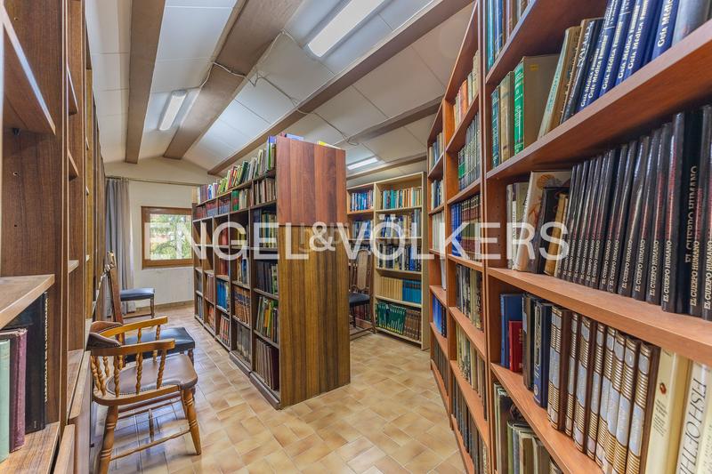 Foto a7f49826-ef45-4b0e-b0ff-3e6c833d28ac. Casa amb calefacció aparcament a Ca n'Aurell Terrassa