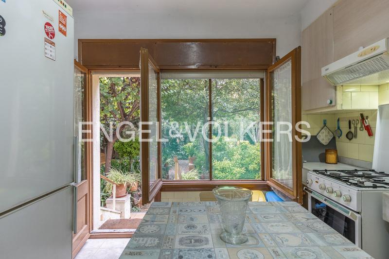 Foto aed5deb8-25f3-445d-8e93-efab50c3944e. Casa amb calefacció aparcament a Ca n'Aurell Terrassa