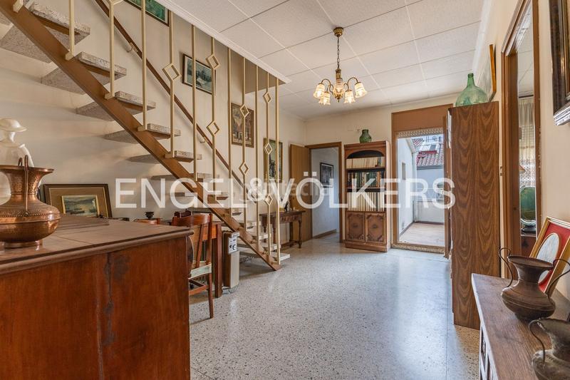 Foto bf8bf9cf-f976-43ce-bc8e-ceffc4e89ae5. Casa amb calefacció aparcament a Ca n'Aurell Terrassa