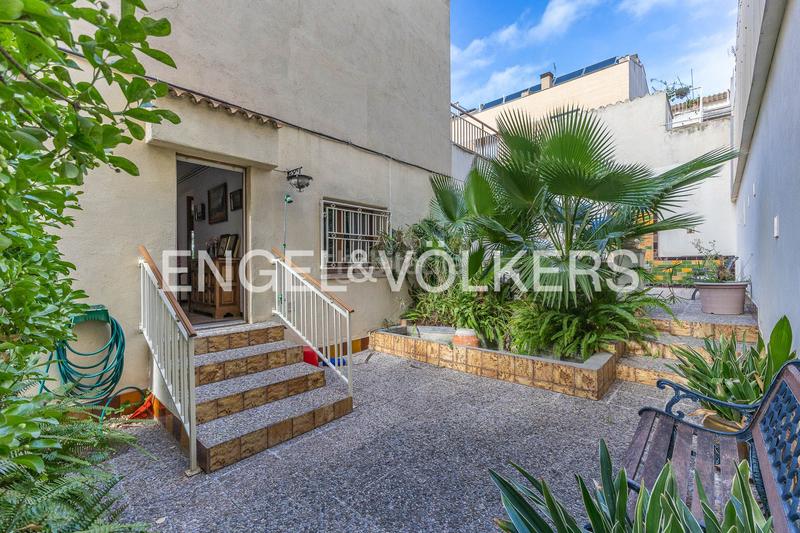 Foto de8a48f3-18d9-4178-af12-fb24abff3b08. Casa amb calefacció aparcament a Ca n'Aurell Terrassa