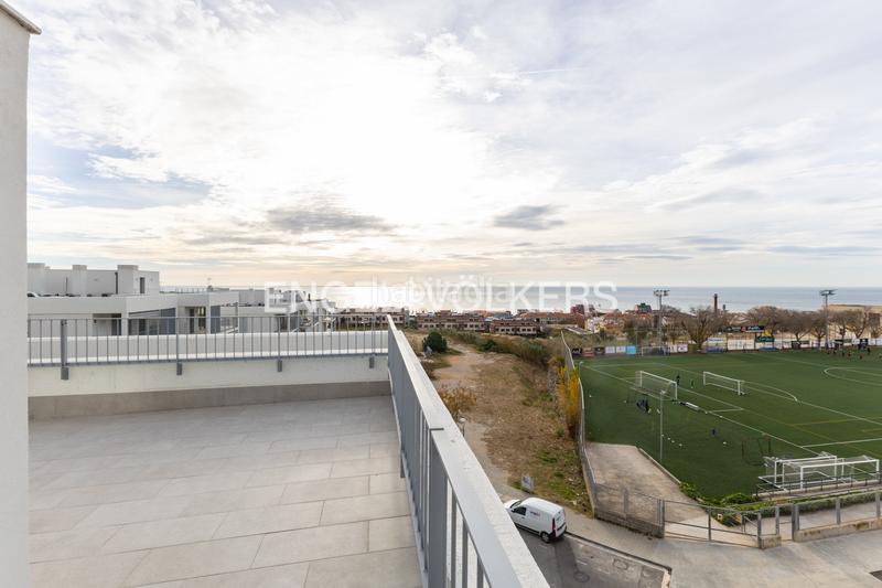 Foto 7b5eb1ba-2eca-4da6-ac13-7d2ef9cc192a. Alquiler dúplex magnífico piso con vistas al mar, zona exclusiva en el masnou en Masnou (El)