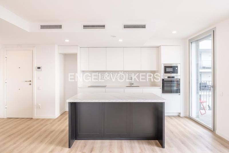 Foto 37cf457c-6dad-438c-9ef1-1ee19ad85909. Rent duplex with heating parking pool in Califòrnia-Santa Madrona Masnou (El)