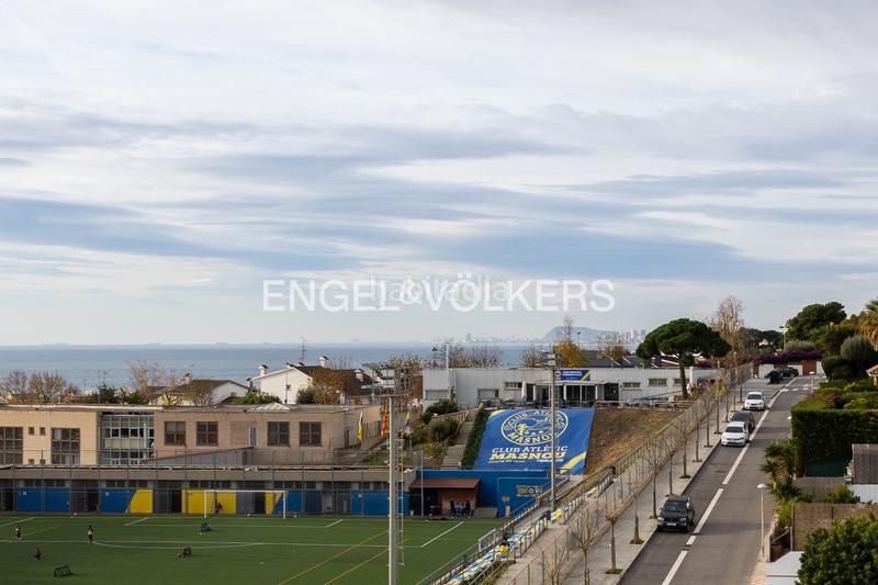 Foto 970f63a4-baf6-42dd-964f-00250649f35a. Rent duplex with heating parking pool in Califòrnia-Santa Madrona Masnou (El)