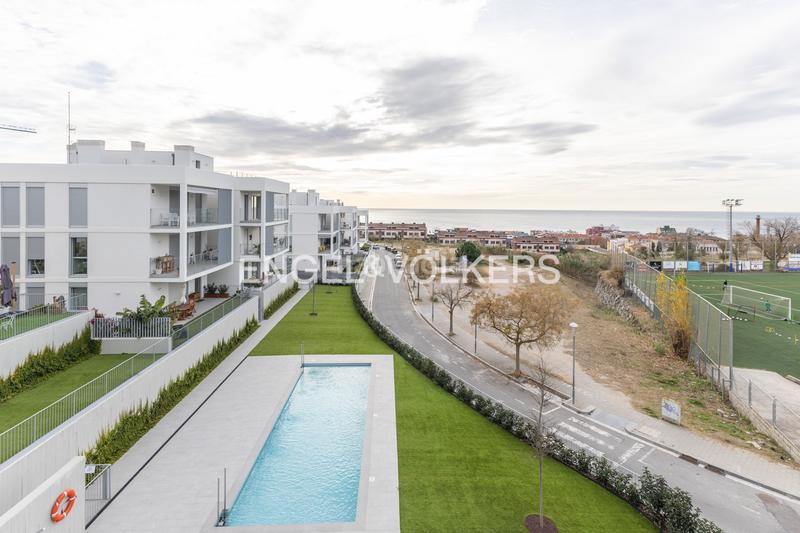 Foto 99d01efd-a618-42f5-9d95-ef68c902d0e8. Rent duplex with heating parking pool in Califòrnia-Santa Madrona Masnou (El)