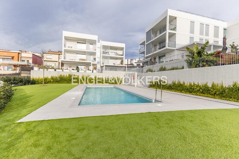 Foto a41a24af-2811-45a4-ad1e-ca4c6654abfe. Rent duplex with heating parking pool in Califòrnia-Santa Madrona Masnou (El)