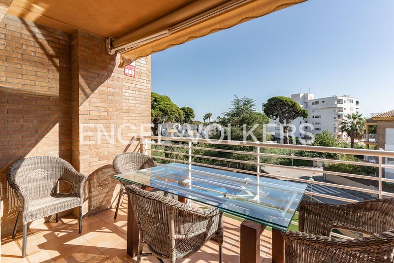 Foto dcf19759-ed11-4c55-88e0-55147b72967e. Àtic amb calefacció aparcament piscina a El Balís Sant Andreu de Llavaneres