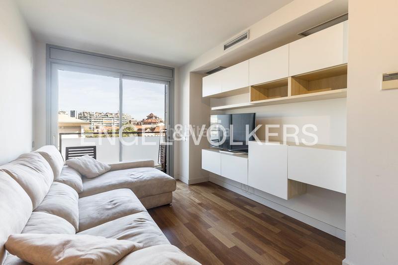 Foto 5a509901-133f-4dc8-92fb-7e6b3192d5d9. Alquiler apartamento luminoso piso temporal en eixample en Barcelona