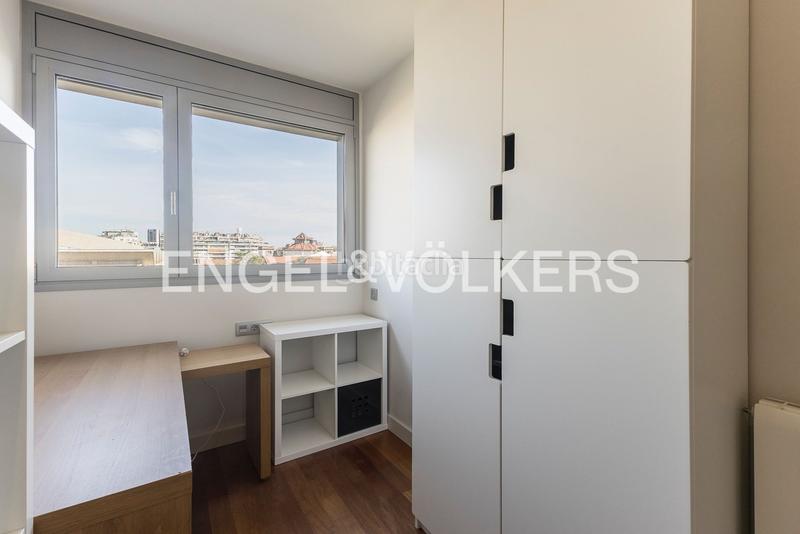 Foto 25edecae-e421-4570-bfed-568a6789214c. Lloguer apartament amb calefacció aparcament a La Nova Esquerra de l´Eixample Barcelona