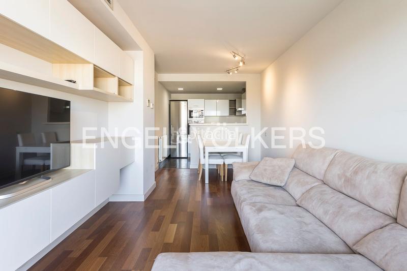 Foto 80b40816-8d35-4854-b0fe-d8a12ed7080c. Lloguer apartament amb calefacció aparcament a La Nova Esquerra de l´Eixample Barcelona
