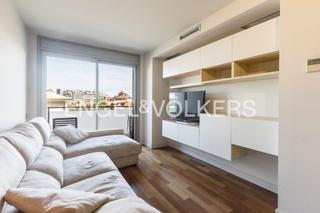 Location Appartement à La Nova Esquerra de l´Eixample. Luminoso piso temporal en eixample