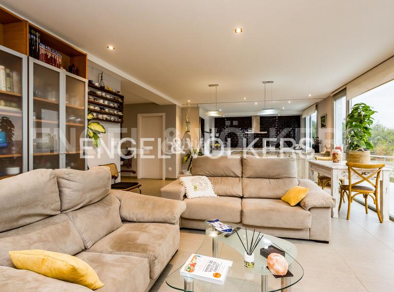 Foto 1ad32b6a-1a4a-470e-b89e-993b85458186. Casa con riscaldamento parcheggio piscina in costa Cunit - els jardins - els rosers Cunit