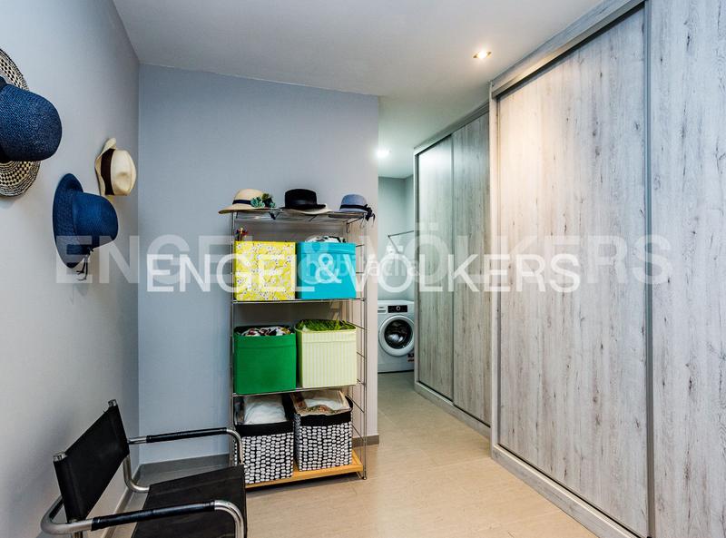 Foto 29ea746a-bf72-4b8d-8843-c3cf3dc644d0. Casa con riscaldamento parcheggio piscina in costa Cunit - els jardins - els rosers Cunit