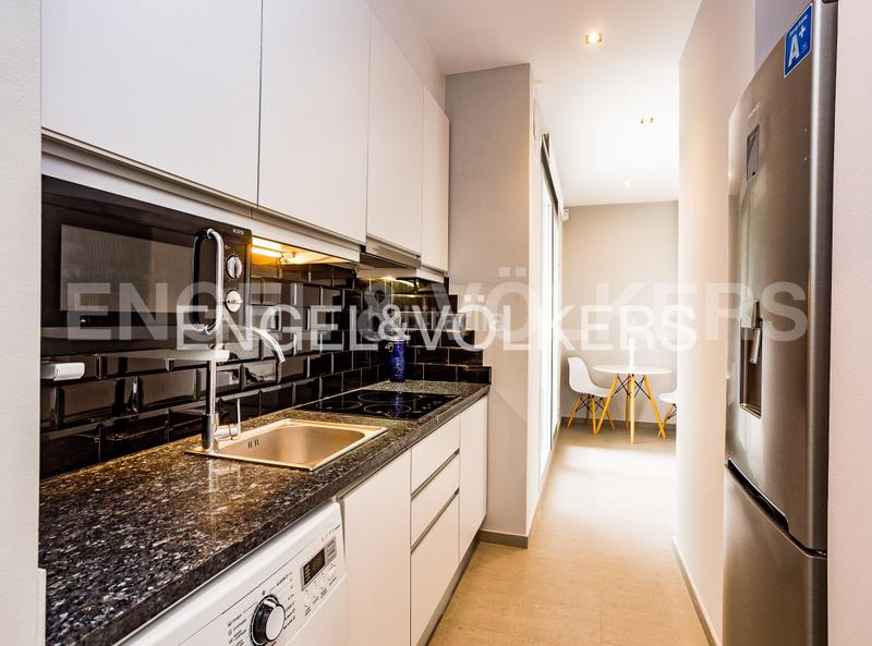 Foto 3acdaa25-efb9-4983-b2c2-8aaabcfabc44. Casa con riscaldamento parcheggio piscina in costa Cunit - els jardins - els rosers Cunit