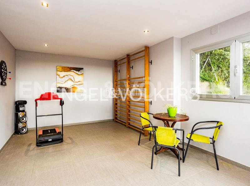 Foto 8e785632-b9bc-44a6-90f2-d4e56e80d01d. Casa con riscaldamento parcheggio piscina in costa Cunit - els jardins - els rosers Cunit