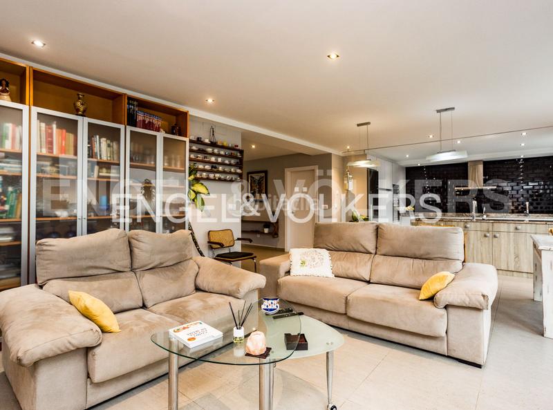 Foto a246dba7-6f3c-4ea5-9e4d-633160984333. Casa con riscaldamento parcheggio piscina in costa Cunit - els jardins - els rosers Cunit