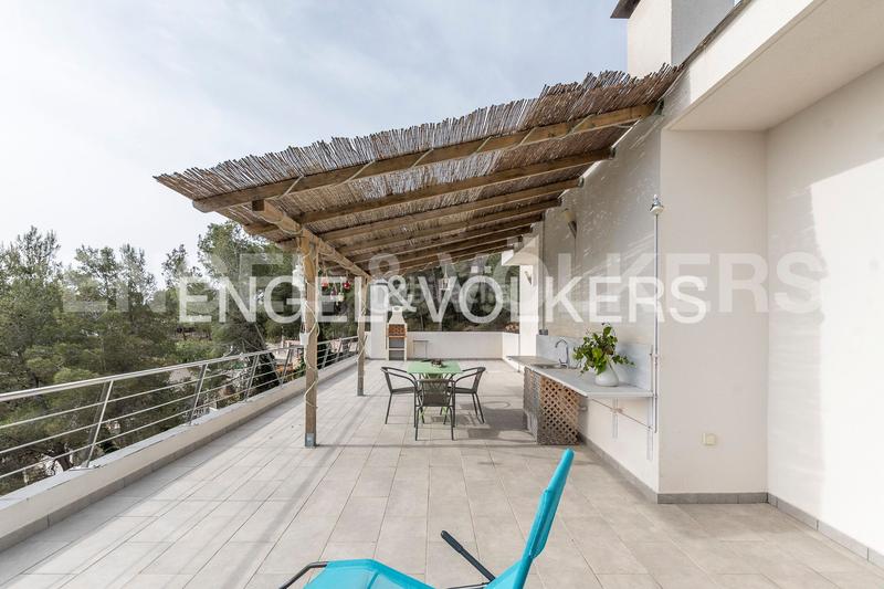 Foto c5c1e403-3071-47a5-bc12-5c79e6accef2. Casa con riscaldamento parcheggio piscina in costa Cunit - els jardins - els rosers Cunit