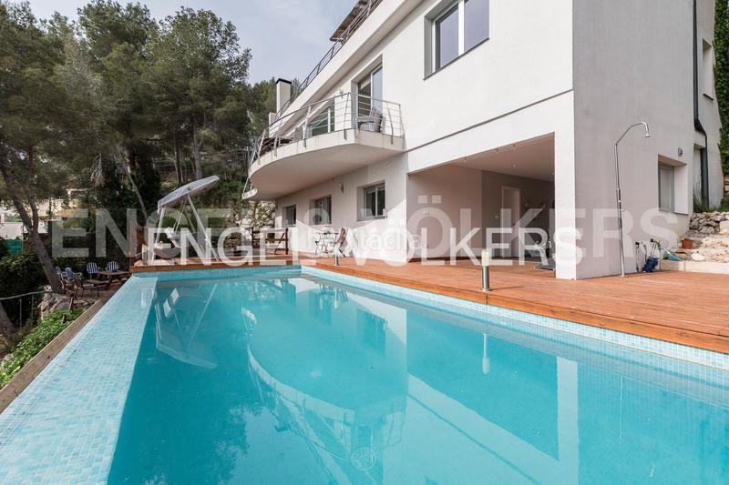 Foto d24e0b1e-5be7-4dd2-9563-0587f2f9ccee. Casa con riscaldamento parcheggio piscina in costa Cunit - els jardins - els rosers Cunit