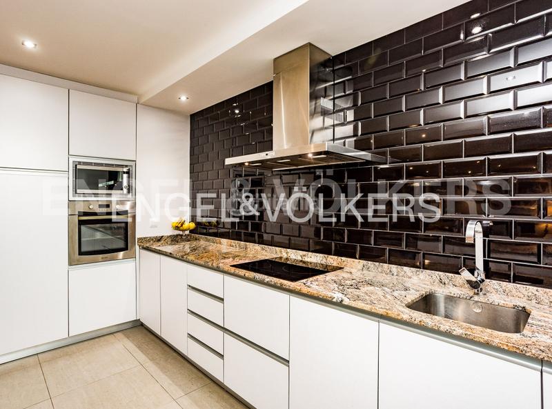 Foto d3bbc0d7-7217-4af4-aa69-aac8611678c4. Casa con riscaldamento parcheggio piscina in costa Cunit - els jardins - els rosers Cunit