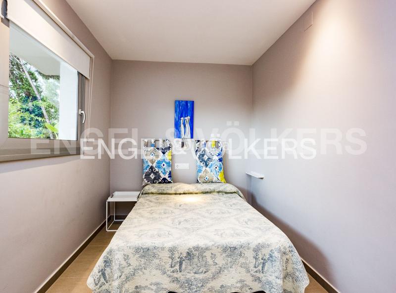 Foto d8322b6a-dfd2-4194-b116-403ce6f3742c. Casa con riscaldamento parcheggio piscina in costa Cunit - els jardins - els rosers Cunit