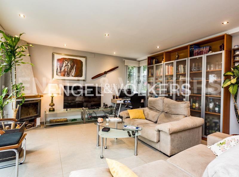 Foto e056209b-476a-4a64-a90f-0d6fb6e353b2. Casa con riscaldamento parcheggio piscina in costa Cunit - els jardins - els rosers Cunit