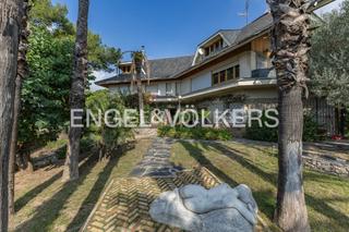 Casa en Centre. Majestuosa casa con encanto y amplio jardín