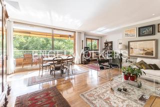 Apartment in Barri de les Corts. Gran oportunidad en tres torres