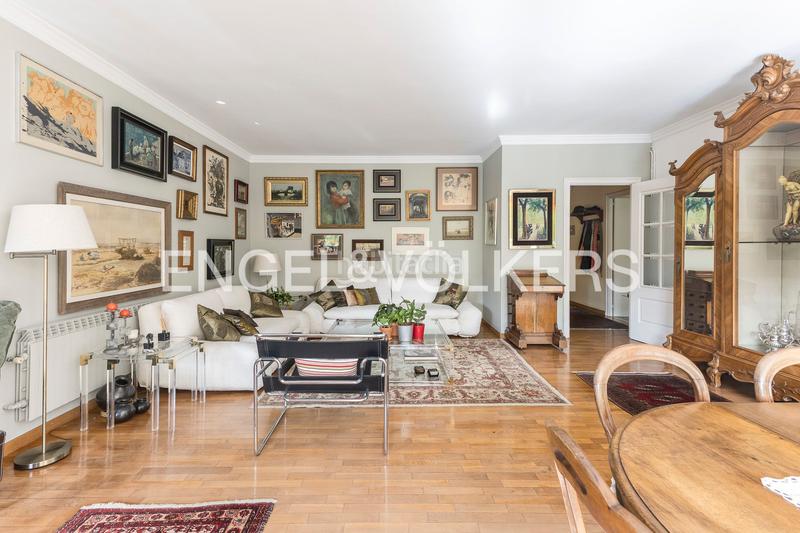 Foto 351d6780-3f10-40a6-99cc-27a14fa9deea. Apartament amb calefacció aparcament a Barri de les Corts Barcelona