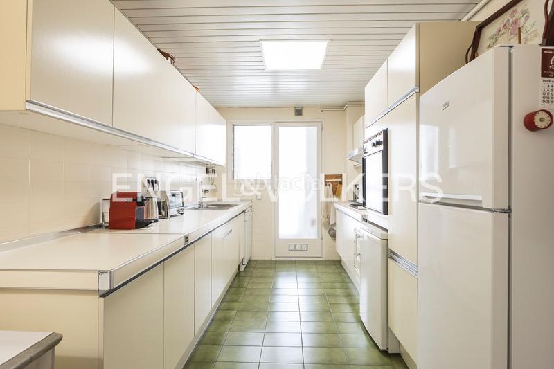 Foto 3cdc5db6-1357-4f25-82eb-c278f6cfdee6. Apartament amb calefacció aparcament a Barri de les Corts Barcelona