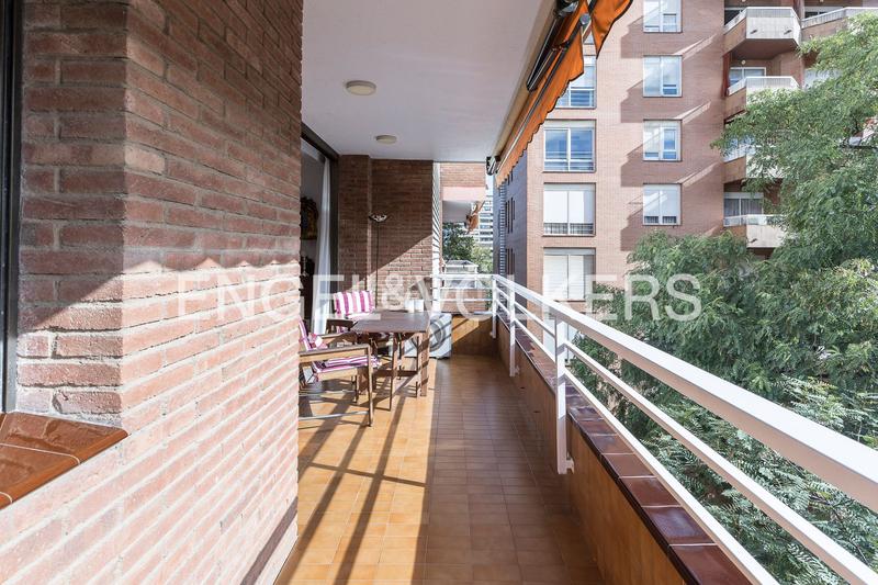 Foto 4b254559-02bc-4818-8a5d-620ce88beab5. Apartament amb calefacció aparcament a Barri de les Corts Barcelona