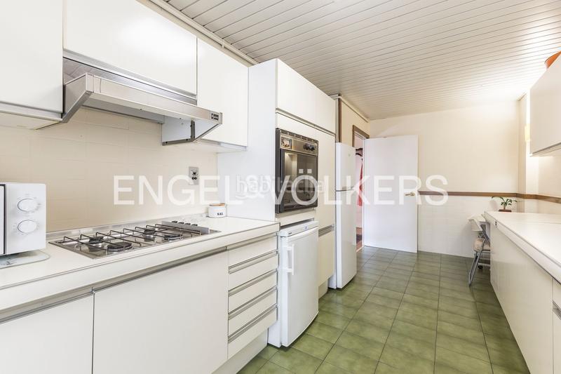 Foto 5bfb1b7a-b32b-490e-a22e-946e4f20ef49. Apartament amb calefacció aparcament a Barri de les Corts Barcelona