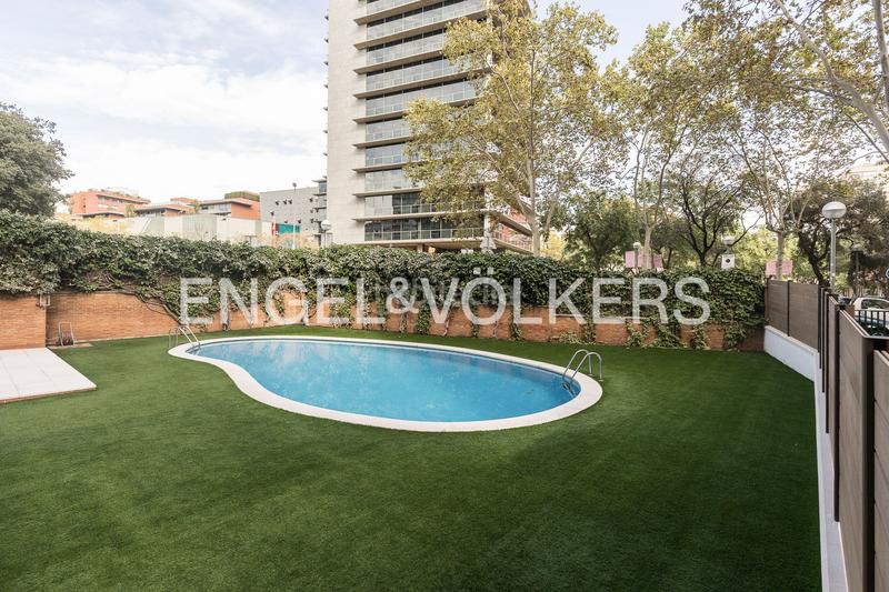Foto 87debb92-f23d-436c-9c3c-50dba76cc0d2. Apartament amb calefacció aparcament a Barri de les Corts Barcelona