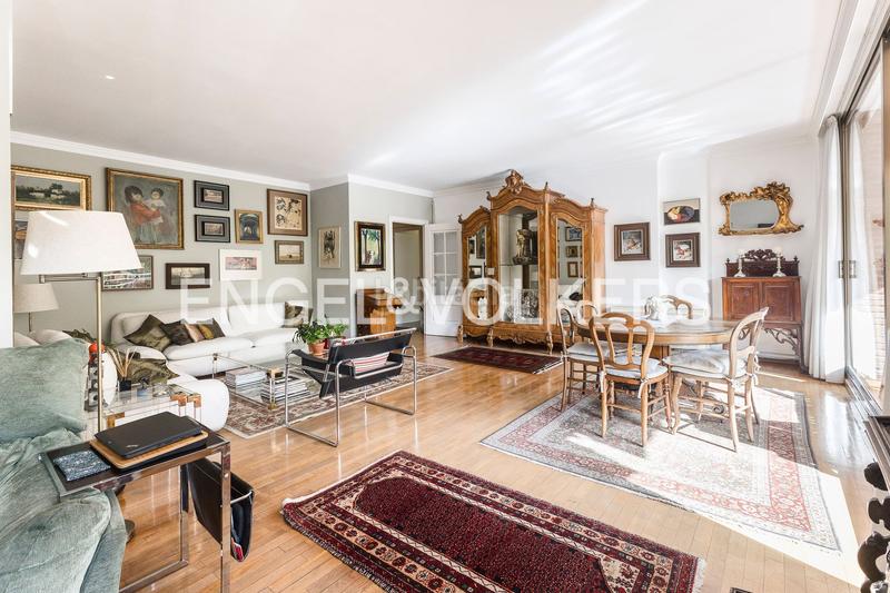 Foto 8b750375-d9f4-401b-b03e-08196e9c30c2. Apartament amb calefacció aparcament a Barri de les Corts Barcelona