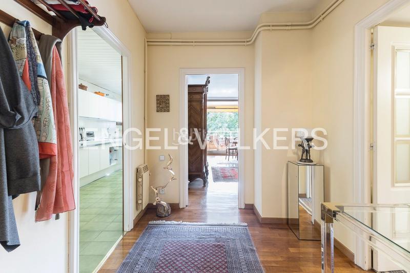 Foto 8c888d8e-19b6-420c-b75b-2119cd832c2e. Apartament amb calefacció aparcament a Barri de les Corts Barcelona