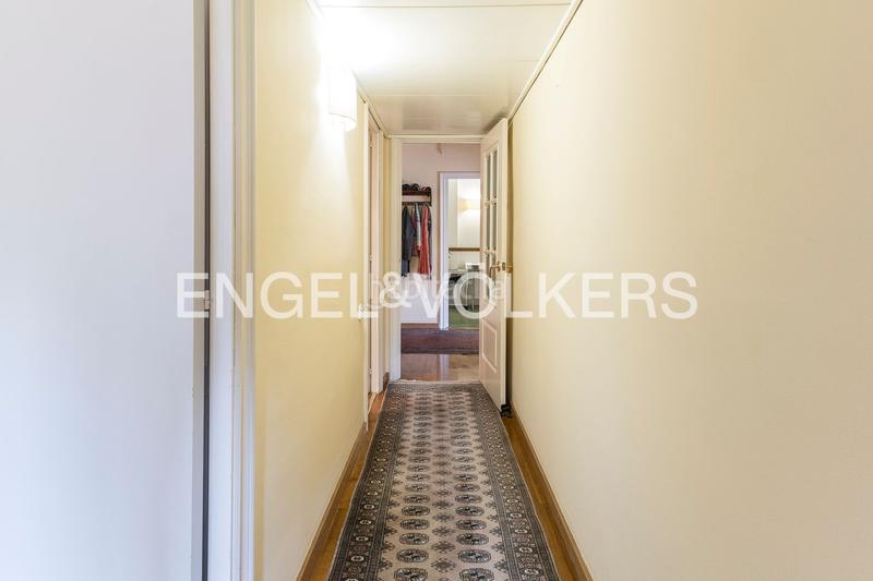 Foto 98964d3b-4bac-499a-9e4b-0b57308b7965. Apartament amb calefacció aparcament a Barri de les Corts Barcelona