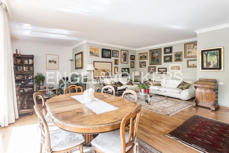 Foto 9d5187c8-e705-4968-a052-05642fb149c4. Apartament amb calefacció aparcament a Barri de les Corts Barcelona