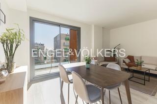 Apartament a La Salut. Moderno apartamento con terraza y parking en gracia