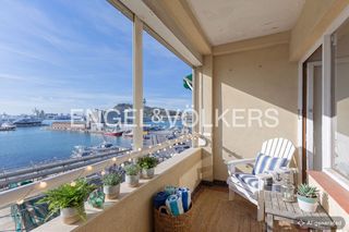 Flat in Barceloneta. Vivienda exterior con mucha luz a dos pies del mar.