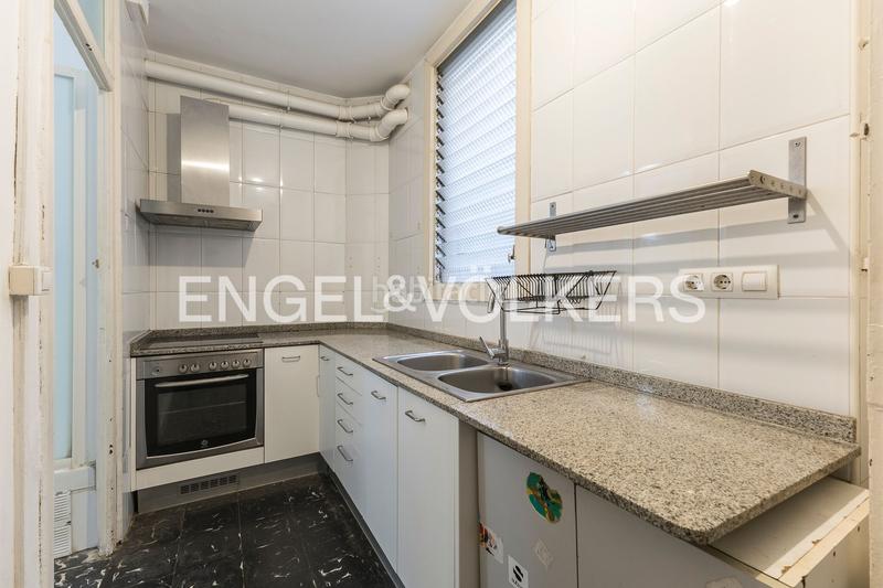 Foto f2d6d7e5-3cb0-49cf-85a6-5636e8317f27. Piccolo appartamento con riscaldamento in Gòtic Barcelona