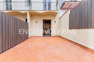 Apartament a Raval. Reformado a estrenar 2 habitaciones y gran terraza en el corazón