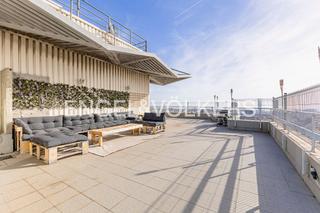 Apartament a Fort Pienc. Dúplex ático con vista panorámica de 360 grados de barcelona