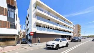 Zweistöckige Wohnung in Canet de Mar. Exclusivo apartamento con vistas al mar y acceso a la playa en c