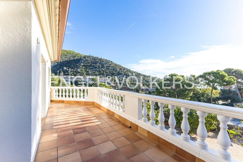 Foto 0e409050-d21b-4027-aa2c-087e97338e44. Casa con riscaldamento parcheggio piscina in Centre Castelldefels