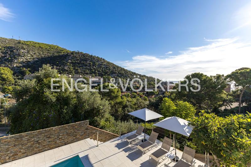 Foto 109c3d82-b0ed-4543-aba5-497e1c78130a. Casa con riscaldamento parcheggio piscina in Centre Castelldefels