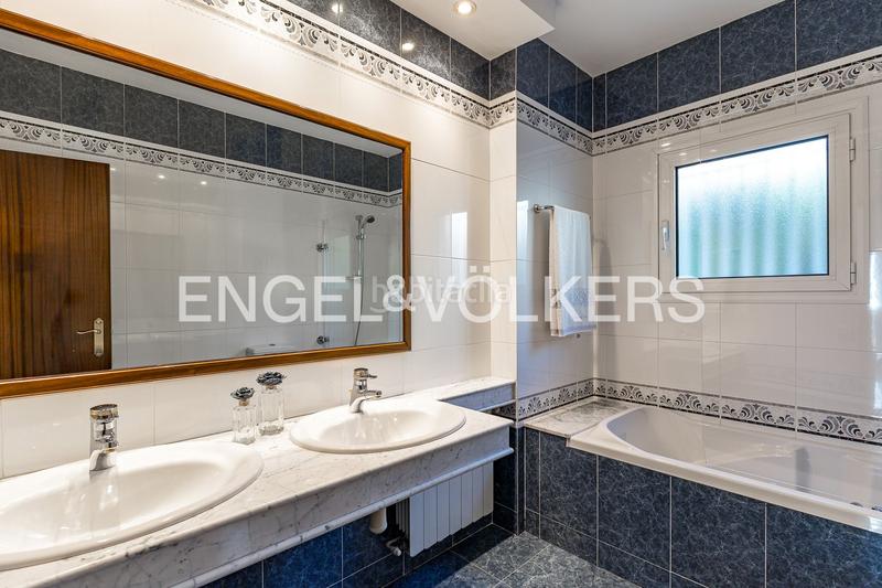 Foto 3a3262c0-e7af-403d-9355-710d38bb33c6. Casa con riscaldamento parcheggio piscina in Centre Castelldefels