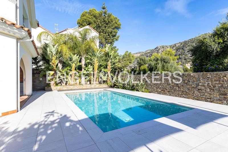 Foto 491692f9-a3dc-4253-9ad4-7aa7897f70c8. Casa con riscaldamento parcheggio piscina in Centre Castelldefels