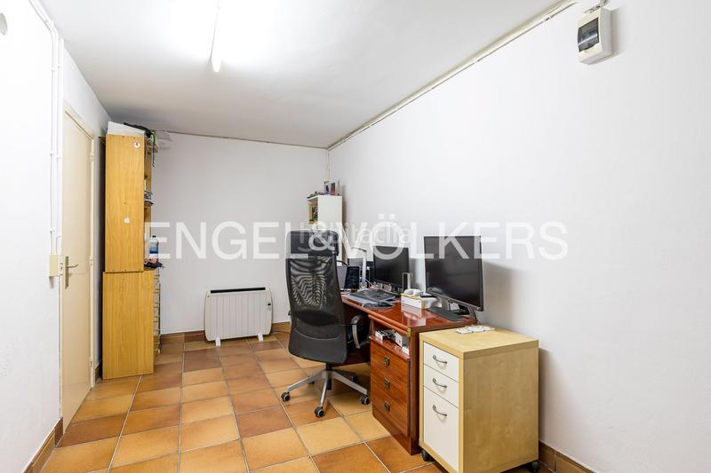 Foto 4fc48b22-babf-400b-adf1-387501abbff7. Casa con riscaldamento parcheggio piscina in Centre Castelldefels