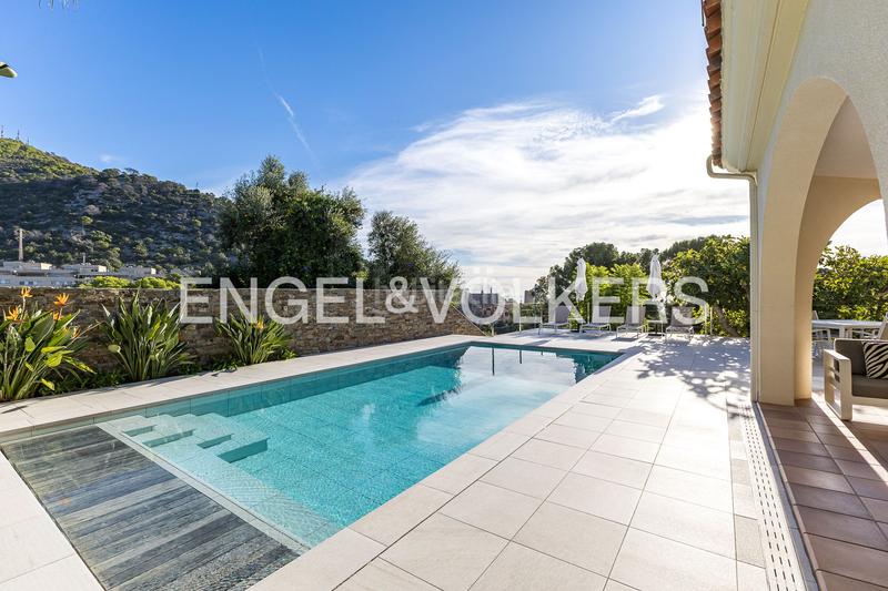 Foto 8f64f170-860a-4014-9fbc-eb49bd50808e. Casa con riscaldamento parcheggio piscina in Centre Castelldefels